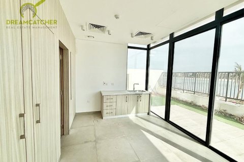 4 bedrooms Villa in Mina Al Arab, UAE No. 75453 18