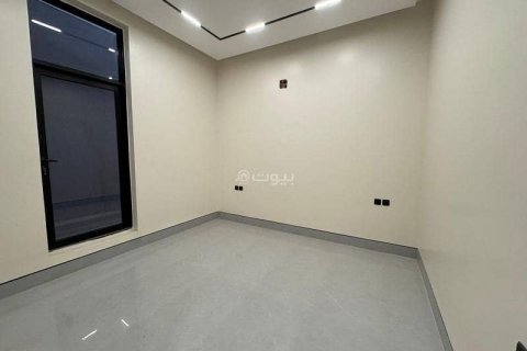 Villa de 4 dormitorios en Riyadh, Saudi Arabia No. 62800 24