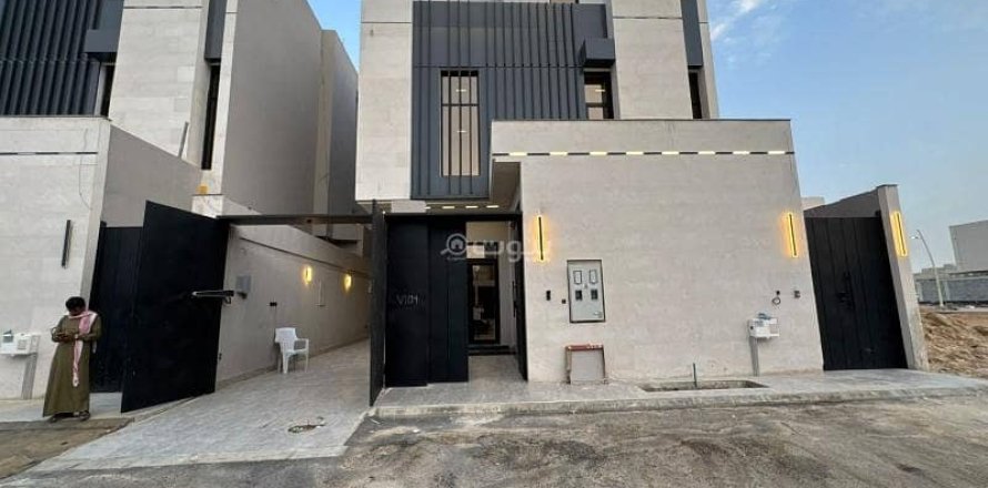 Villa de 4 dormitorios en Riyadh, Saudi Arabia No. 62800