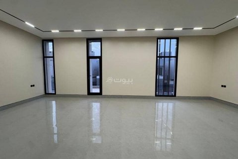 Villa de 4 dormitorios en Riyadh, Saudi Arabia No. 62800 22