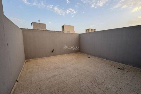 Villa de 4 dormitorios en Riyadh, Saudi Arabia No. 62800 29