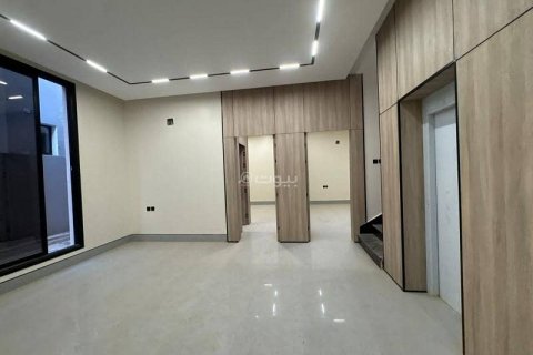 Villa de 4 dormitorios en Riyadh, Saudi Arabia No. 62800 17