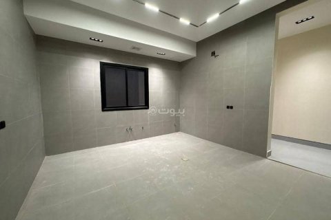 Villa de 4 dormitorios en Riyadh, Saudi Arabia No. 62800 18