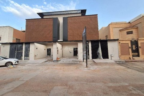5 bedrooms Apartment in Riyadh, Saudi Arabia No. 62802