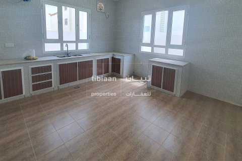 Villa de 2 dormitorios en As Sib, Oman No. 53976 6