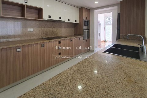 Apartment de 2 dormitorios en Bawshar, Oman No. 53978 5