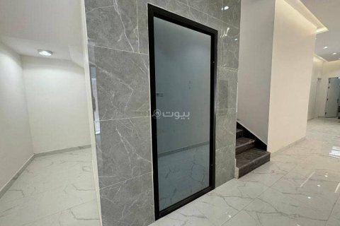 Villa de 4 chambres à Riyadh, Saudi Arabia No. 99517 15