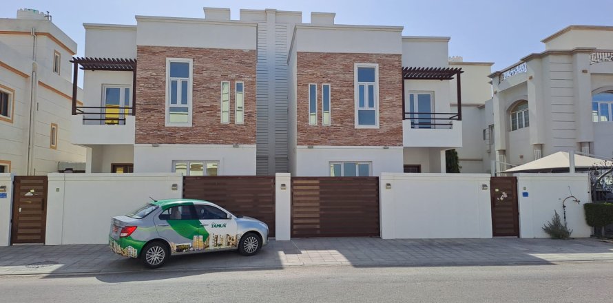 5 غرفة نوم  فيلا في مسقط , عُمان رقم 54629