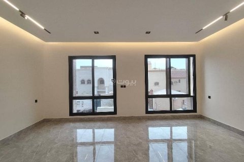 Villa de 5 dormitorios en Riyadh, Saudi Arabia No. 60170 10