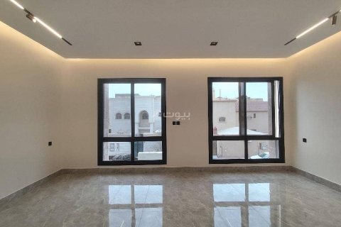 Villa de 5 dormitorios en Riyadh, Saudi Arabia No. 60170 14