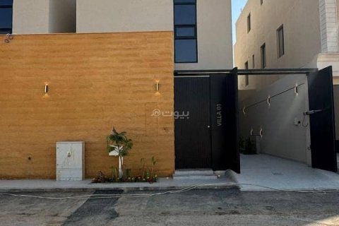 Villa de 5 dormitorios en Riyadh, Saudi Arabia No. 60166 3