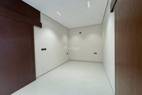 Villa de 5 dormitorios en Riyadh, Saudi Arabia No. 60166 10
