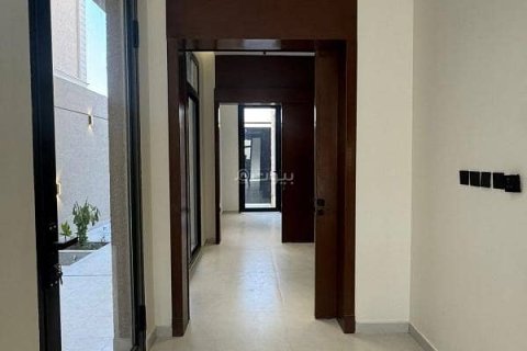 Villa de 5 dormitorios en Riyadh, Saudi Arabia No. 60166 11