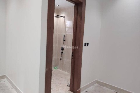 Villa de 8 dormitorios en Riyadh, Saudi Arabia No. 67480 4
