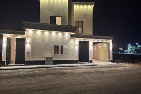Квартира с 3 спальнями в Эр-Рияд, Саудовская Аравия №67475 2