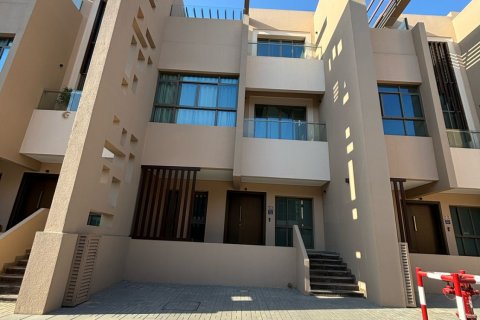 4 bedrooms Villa in As Sib, Oman No. 62480