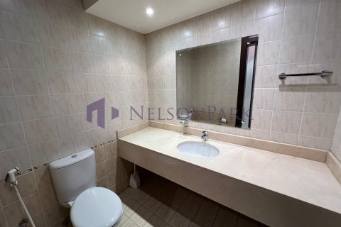 Villa de 4 dormitorios en Doha, Qatar No. 57970 8