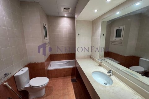 Villa de 4 dormitorios en Doha, Qatar No. 57970 11