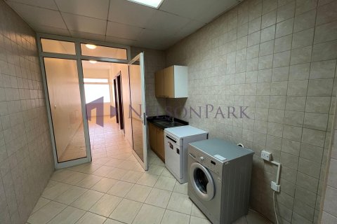 Villa de 4 dormitorios en Doha, Qatar No. 57970 9
