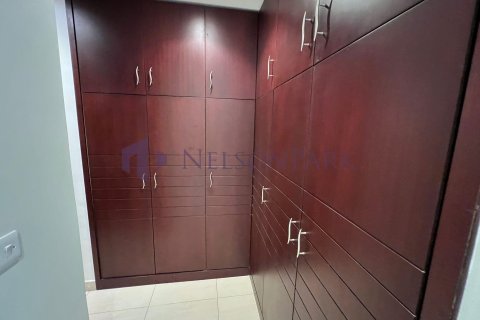 Villa de 4 dormitorios en Doha, Qatar No. 57970 12