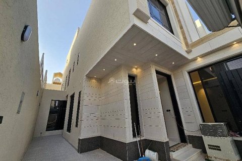 Villa de 7 dormitorios en Riyadh, Saudi Arabia No. 62830 3