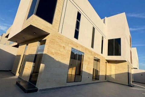 6 bedrooms Villa in Khobar, Saudi Arabia No. 60082 4