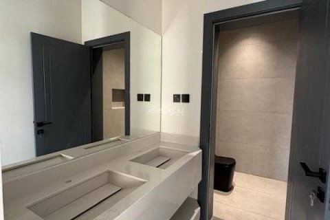 6 bedrooms Villa in Khobar, Saudi Arabia No. 60082 14