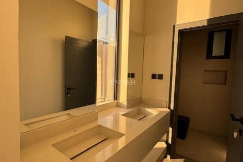 6 bedrooms Villa in Khobar, Saudi Arabia No. 60082 17