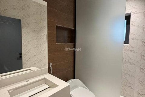 6 bedrooms Villa in Khobar, Saudi Arabia No. 60082 11