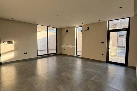 6 bedrooms Villa in Khobar, Saudi Arabia No. 60082 16