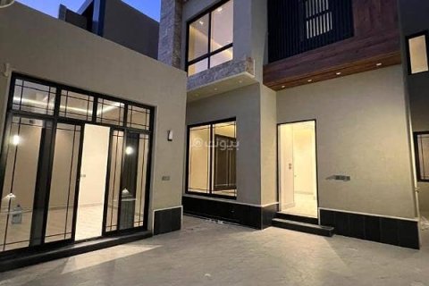 5 bedrooms Villa in Riyadh, Saudi Arabia No. 60084