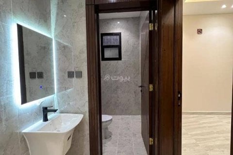 Villa de 5 dormitorios en Riyadh, Saudi Arabia No. 60084 16