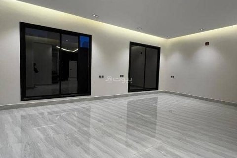 Villa de 5 dormitorios en Riyadh, Saudi Arabia No. 60084 7
