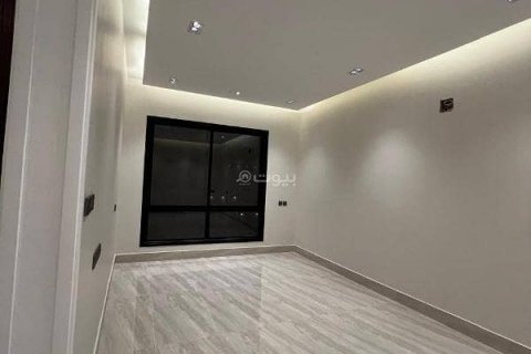 Villa de 5 dormitorios en Riyadh, Saudi Arabia No. 60084 11