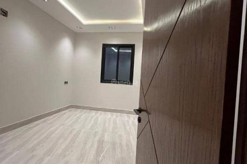 Villa de 5 dormitorios en Riyadh, Saudi Arabia No. 60084 9