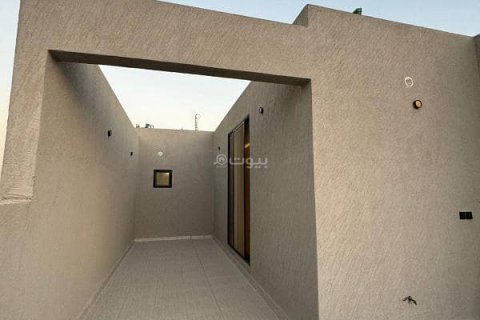 6 bedrooms Villa in Khobar, Saudi Arabia No. 60081 14