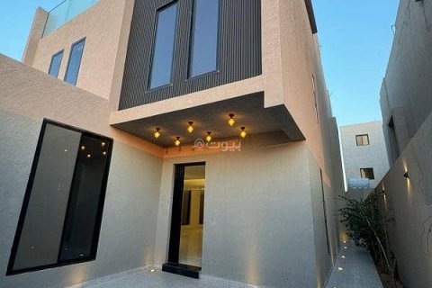 6 bedrooms Villa in Khobar, Saudi Arabia No. 60081