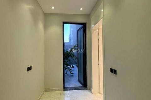 6 bedrooms Villa in Khobar, Saudi Arabia No. 60081 4