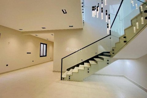 5 bedrooms Apartment in Riyadh, Saudi Arabia No. 60083