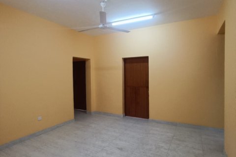 Квартира с 4 спальнями в Матрах, Оман №54899