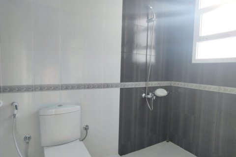 Villa Gemela de 5 dormitorios en As Sib, Oman No. 54781 4