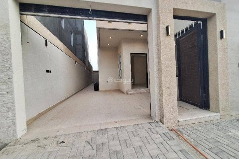 5 bedrooms Apartment in Riyadh, Saudi Arabia No. 62568