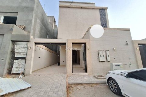 5 bedrooms Apartment in Riyadh, Saudi Arabia No. 62571
