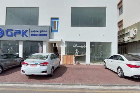 120m² Shop in Al Amarat, Oman No. 53853
