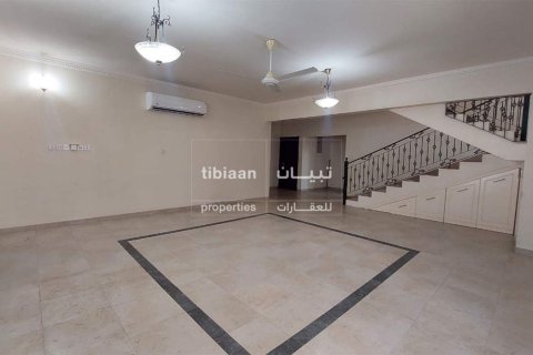 Villa Gemela de 5 dormitorios en Muscat, Oman No. 53344 11