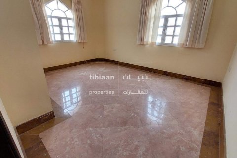 Дуплекс с 9 спальнями в Al Khuwair, Оман №53782 8