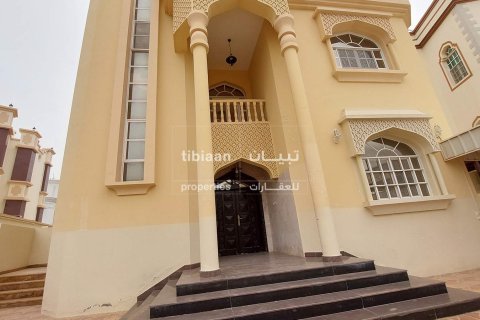 Дуплекс с 9 спальнями в Al Khuwair, Оман №53782