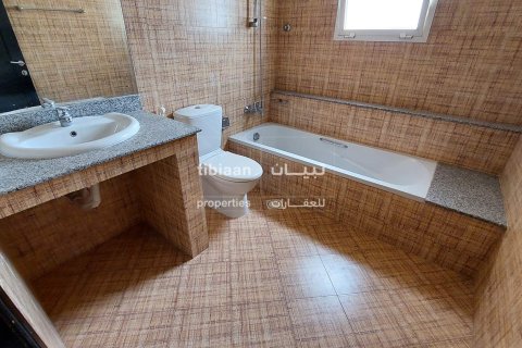 Дуплекс с 9 спальнями в Al Khuwair, Оман №53782 5