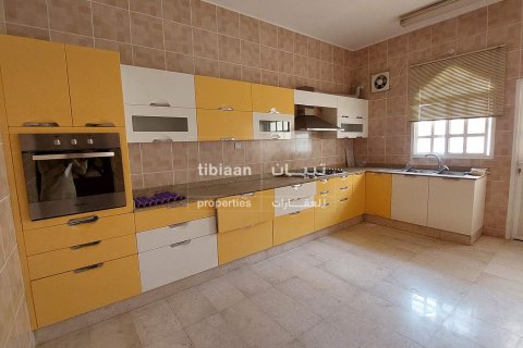 Дуплекс с 9 спальнями в Al Khuwair, Оман №53782 9