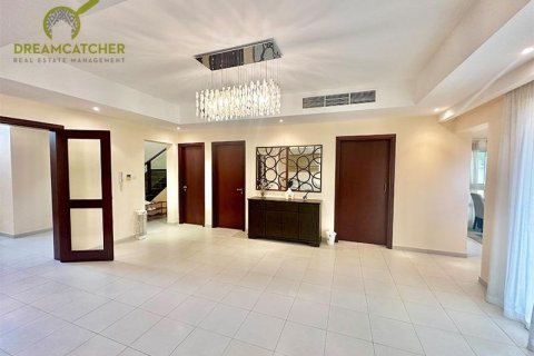 5 غرفة نوم  فيلا في Mina Al Arab, الإمارات العربية المتحدة رقم 20151 7